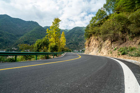Hangzhou Qiandao Lake Forest Winding Mountain Highwayの写真素材