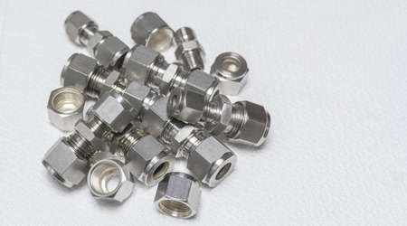 Quick connect fittings coupling for assembling compressed air, hydraulics, pneumatics, gases, fuel...