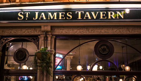 Traditional English Pub St. James Tavern LONDON, ENGLAND - FEBRUARY 22, 2016のeditorial素材