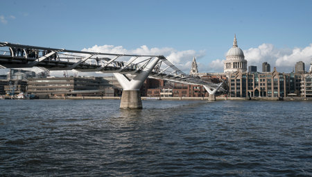 Millennium Bridge Pedestrian Bridge over River Thames LONDON, ENGLAND - FEBRUARY 22, 2016のeditorial素材