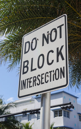 Do not block intersection street signのeditorial素材