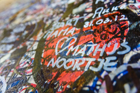 World famous Love graffiti and writings on the wall at Juliet house in Verona - Casa di Giuliettaのeditorial素材