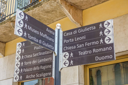 Direction signs in the historic city center of Veronaのeditorial素材
