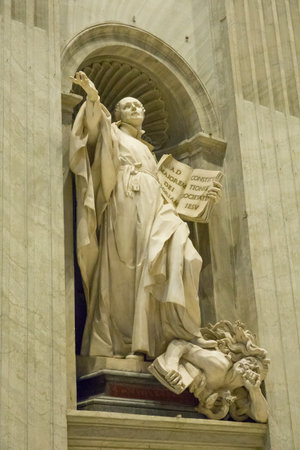 Marble statues in St Peters Basilica at Vatican in Rome - ROME, ITALY - NOVEMBER 5, 2016のeditorial素材