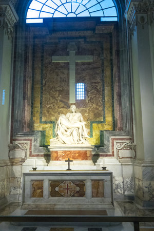 Small chapel inside St Peters Basilica at Vatican in Rome - Pietas chapel - ROME, ITALY - NOVEMBER 5, 2016のeditorial素材