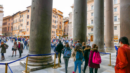 ROME / ITALY - NOVEMBER 6, 2016 - The Entrance of the Pantheon in Romeのeditorial素材