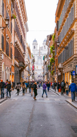 ROME / ITALY - NOVEMBER 6, 2016 - Narrow lane leading to the Spanish Steps in Romeのeditorial素材