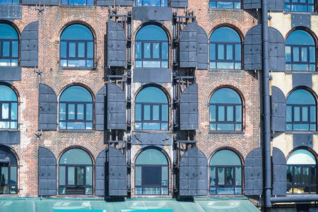 Ancient building with a nice front on Govenors Island New York- MANHATTAN / NEW YORK - APRIL 1, 2017のeditorial素材