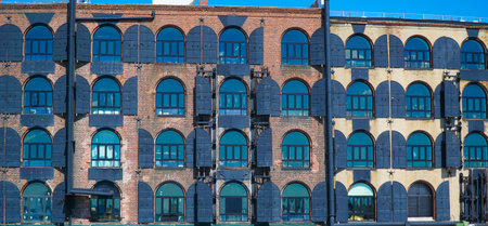 Ancient building with a nice front on Govenors Island New York- MANHATTAN / NEW YORK - APRIL 1, 2017のeditorial素材