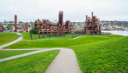 Beautiful walks at Gasworks Park in Seattle - SEATTLE / WASHINGTON - APRIL 11, 2017のeditorial素材
