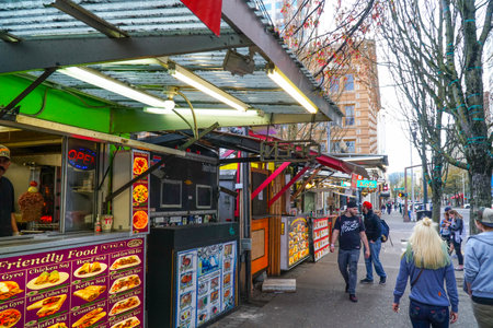 Street food in Portland - PORTLAND - OREGON - APRIL 16, 2017のeditorial素材