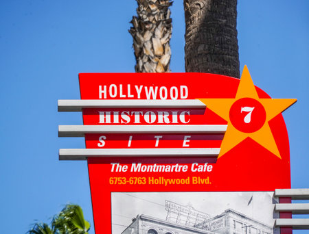 Los Angeles sightseeing Bus stop - LOS ANGELES - CALIFORNIA - APRIL 20, 2017のeditorial素材