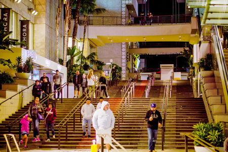 Highland Plaza in Hollywood by night - LOS ANGELES - CALIFORNIA - APRIL 20, 2017のeditorial素材