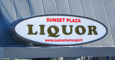 Sunset Plaza Liquor in Los Angeles - LOS ANGELES - CALIFORNIA - APRIL 20, 2017のeditorial素材