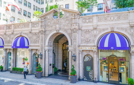 Beverly Wilshire Hotel - known from Pretty Woman - a luxury hotel in Beverly Hills - LOS ANGELES -...