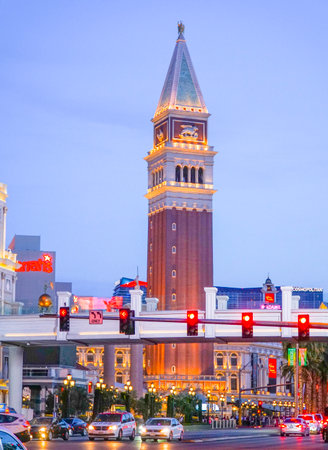 Evening view of Venetian Hotel Las Vegas - LAS VEGAS - NEVADA - APRIL 23, 2017のeditorial素材