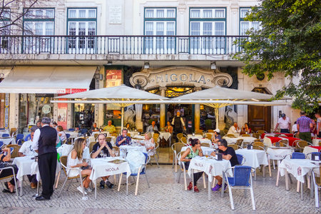Famous and exclusive Cafe Nicola in Lisbon - LISBON - PORTUGAL - JUNE 17, 2017のeditorial素材