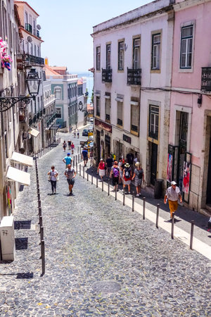 The small streets on the hills of Lisbon - LISBON - PORTUGAL - JUNE 17, 2017のeditorial素材