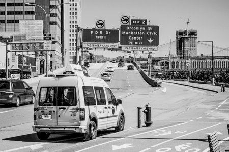 Street view at South Ferry Manhattan - MANHATTAN / NEW YORK - APRIL 2, 2017