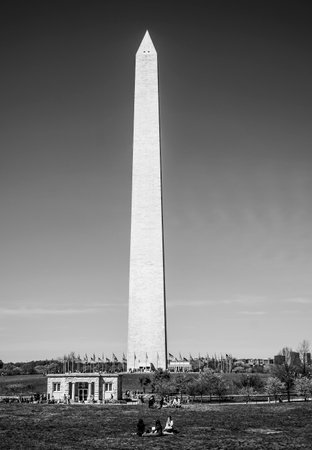 Sightseeing in Washington - The Monument - WASHINGTON DC / COLUMBIA - APRIL 7, 2017のeditorial素材