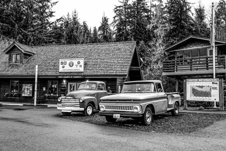 Forks Visitor Information Center with Bellas car - Twilight - FORKS - WASHINGTON - APRIL 14, 2017のeditorial素材