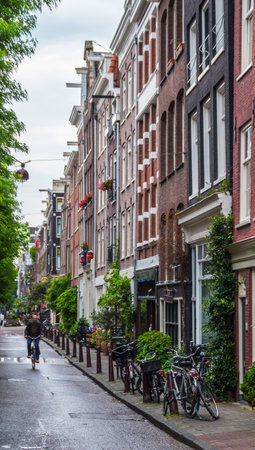 The amazing city center of Amsterdam - AMSTERDAM - THE NETHERLANDS - JULY 20, 2017のeditorial素材