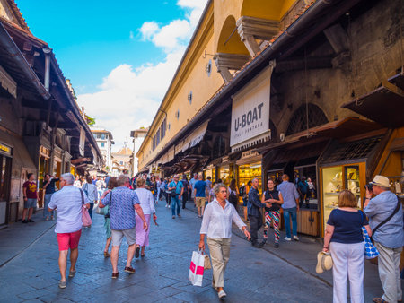 Street view in the city center of Florence - FLORENCE / ITALY - SEPTEMBER 12, 2017のeditorial素材