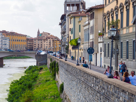 The banks of Arno river in Florence - FLORENCE / ITALY - SEPTEMBER 12, 2017のeditorial素材