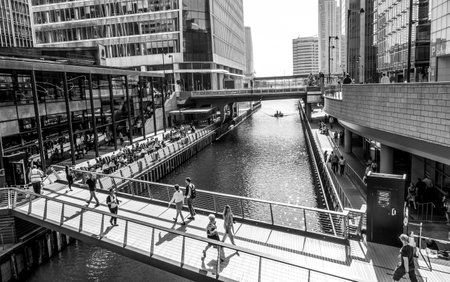 New Churchill Place at Canary Wharf - great place to relax - LONDON / GREAT BRITAIN - SEPTEMBER 19, 2016のeditorial素材