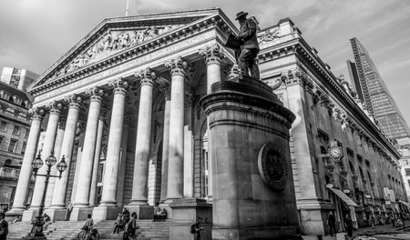 Former Royal Exchange Building in the City of London - LONDON / GREAT BRITAIN - SEPTEMBER 19, 2016のeditorial素材