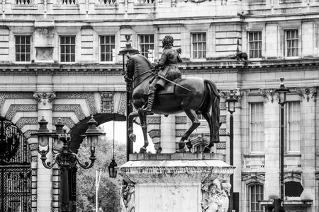Statue at Admiralty Arch in London - LONDON / GREAT BRITAIN - SEPTEMBER 19, 2016