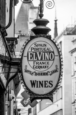 El Vino - International wines in London - LONDON / GREAT BRITAIN - SEPTEMBER 19, 2016のeditorial素材