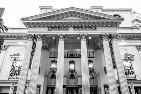 The Lion King Musical at Luceum Theatre in London - LONDON / GREAT BRITAIN - SEPTEMBER 19, 2016のeditorial素材