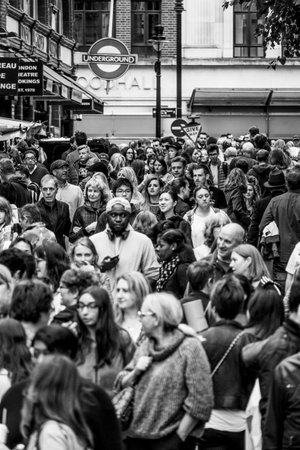 The very busy place of Covent Garden in London - huge crowd of tourists - LONDON / GREAT BRITAIN -...