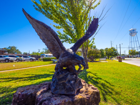 Eagle sculpture at Route66 in Oklahoma - STROUD - OKLAHOMA - OCTOBER 16, 2017のeditorial素材