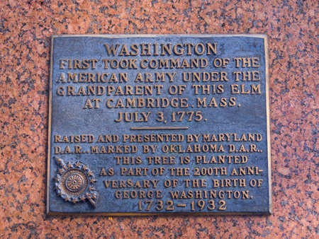 Monument and Flags of Oklahoma at State Capitol in Oklahoma City - OKLAHOMA CITY - OKLAHOMA - OCTOBER 18, 2017のeditorial素材