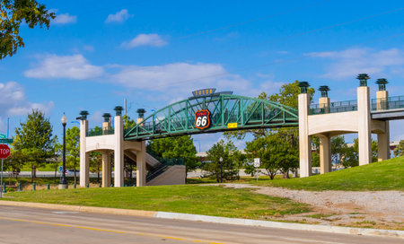 11th street Bridge over Route 66 in Tulsa Oklahoma - TULSA - OKLAHOMA - OCTOBER 17, 2017のeditorial素材