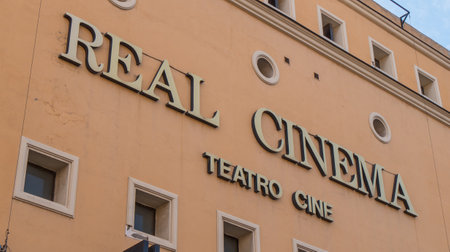Real Cinema Movie Theater at Isabel Square in Madrid - MADRID / SPAIN - FEBRUAR 21, 2018のeditorial素材
