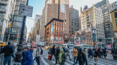 Busy street corner in Manhattan New York - NEW YORK, UNITED STATES - DECEMBER 4, 2018