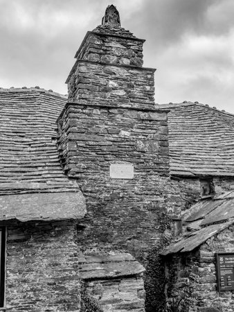The Old Post Office of Tintagel in Cornwall - a famous building - CORNWALL, ENGLAND - AUGUST 12, 2018のeditorial素材
