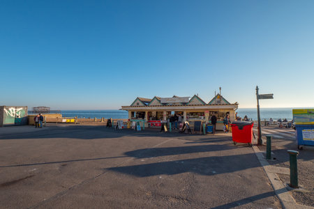 The beautiful seafront walk at Brighton England - BRIGHTON, UNITED KINGDOM - FEBRUARY 27, 2019のeditorial素材
