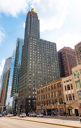 Michigan Avenue street view in Chicago - CHICAGO, USA - JUNE 12, 2019のeditorial素材