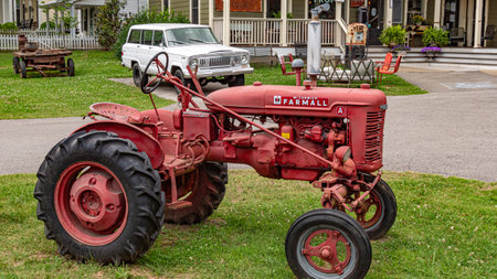 Old Tractor in the country - LEIPERS FORK, USA - JUNE 18, 2019のeditorial素材