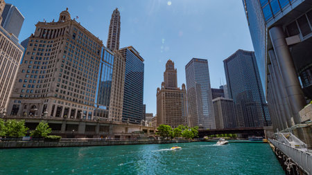 Chicago River on a sunny day - CHICAGO, USA - JUNE 11, 2019のeditorial素材
