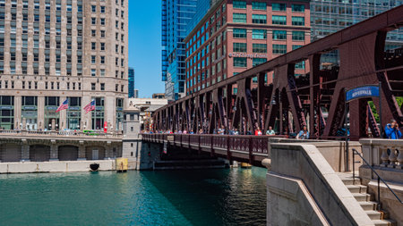 Chicago River on a sunny day - CHICAGO, USA - JUNE 11, 2019のeditorial素材