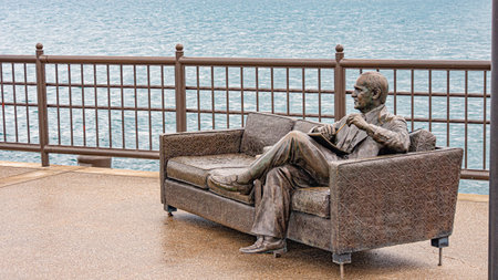 Chair and bronze statue on Navy pier Chicago - CHICAGO, USA - JUNE 11, 2019のeditorial素材