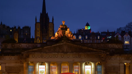 Royal Scottish Academy in Edinburgh at night - EDINBURGH, UNITED KINGDOM - JANUARY 10, 2020のeditorial素材