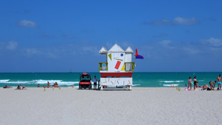 Typical rescue house in Miami Beach - MIAMI, FLORIDA APRIL 10, 2016のeditorial素材