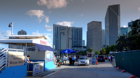 Bayside pier in Miami - departure of sightseeing boats - MIAMI, FLORIDA APRIL 10, 2016のeditorial素材