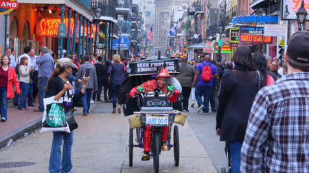 The French quarter in New Orleans - NEW ORLEANS, LOUISIANA - APRIL 17, 2016のeditorial素材